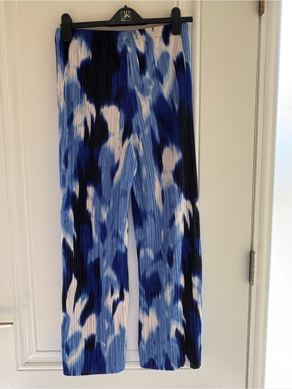 Joseph Ribkoff Blue/White Pleated Tropical print Wide-Leg Pants in Size 8 - Picture 3 of 6